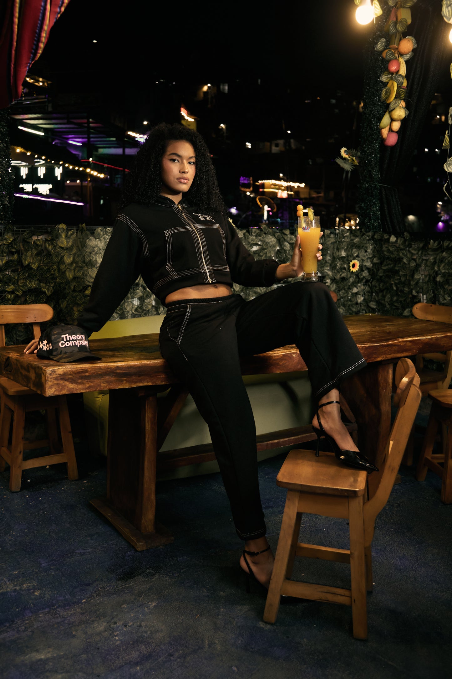 Hoodie Black Star Theory Crop