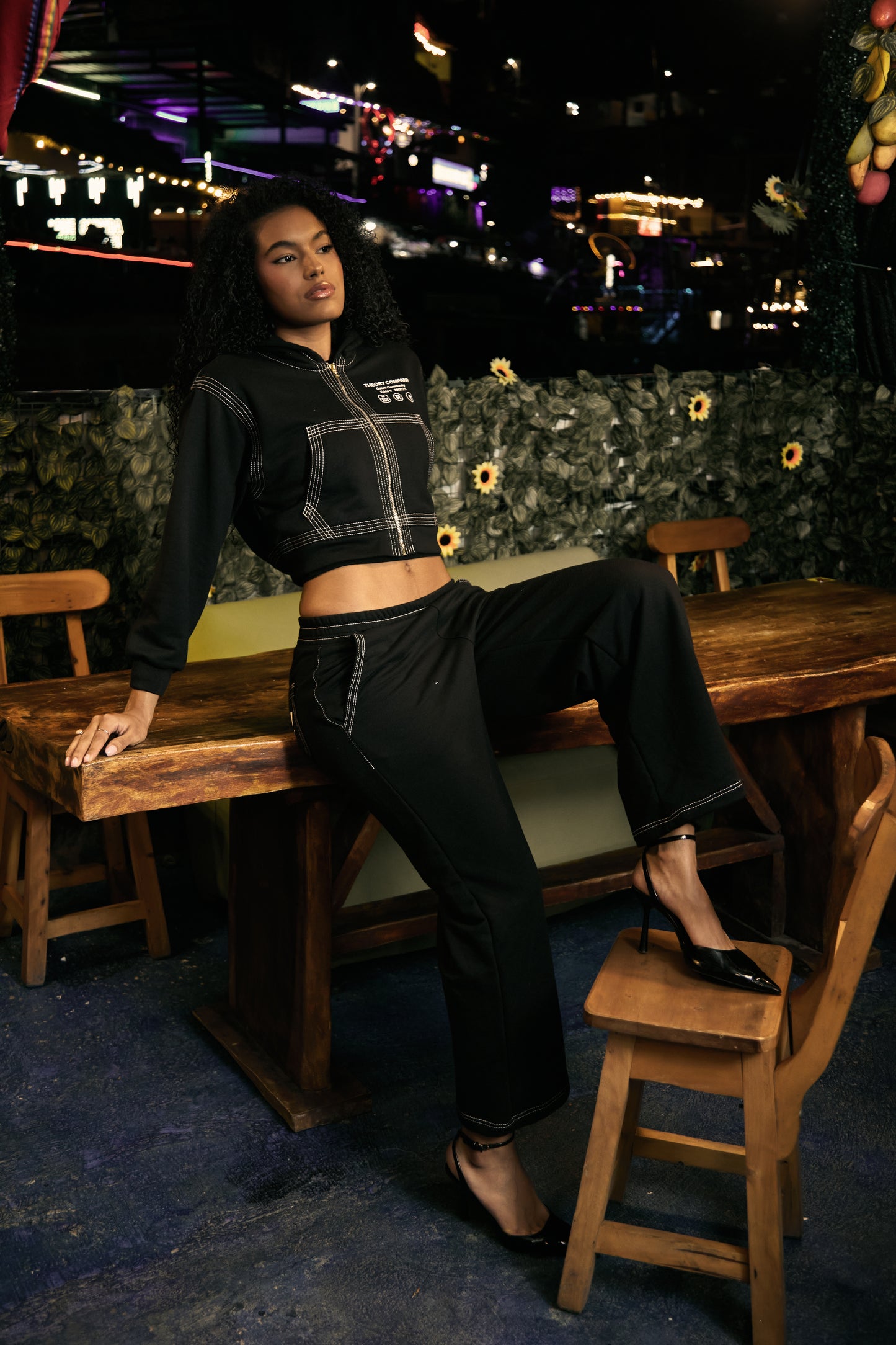 Hoodie Black Star Theory Crop